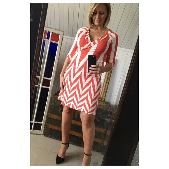 Pretty 3/4 Sleeve Dress - Picture 1 of 6